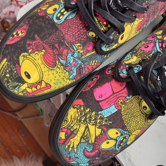 Nwt discontinued men's graphic sneakers! Skate shoes! Y2k! Rare! SOLD - Picture 2 of 6